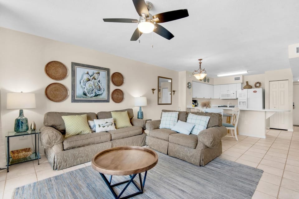 Condo, 1 King Bed with Sofa bed (Island Princess 414) | Living area | TV