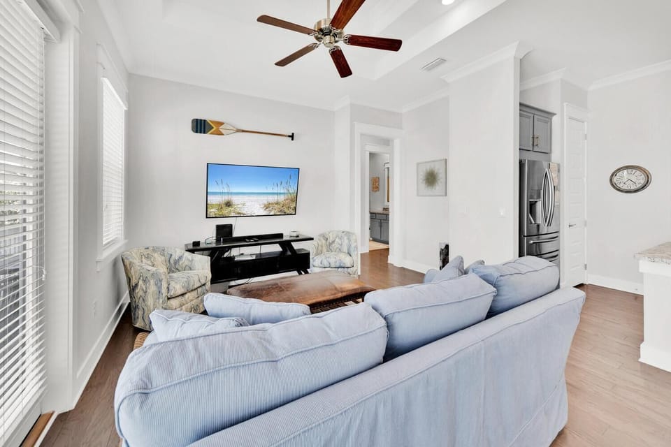 House, Multiple Beds (Town of Prominence 80C- The Wright Pl) | Living area | TV