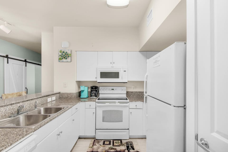 Condo, Multiple Beds (Shores of Panama 2122) | Private kitchen | Oven, toaster