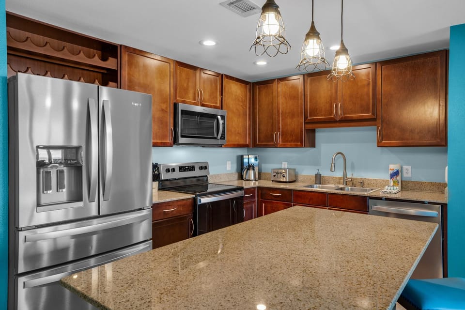 Condo, Multiple Beds (Laketown Wharf 607) | Private kitchen | Oven, toaster