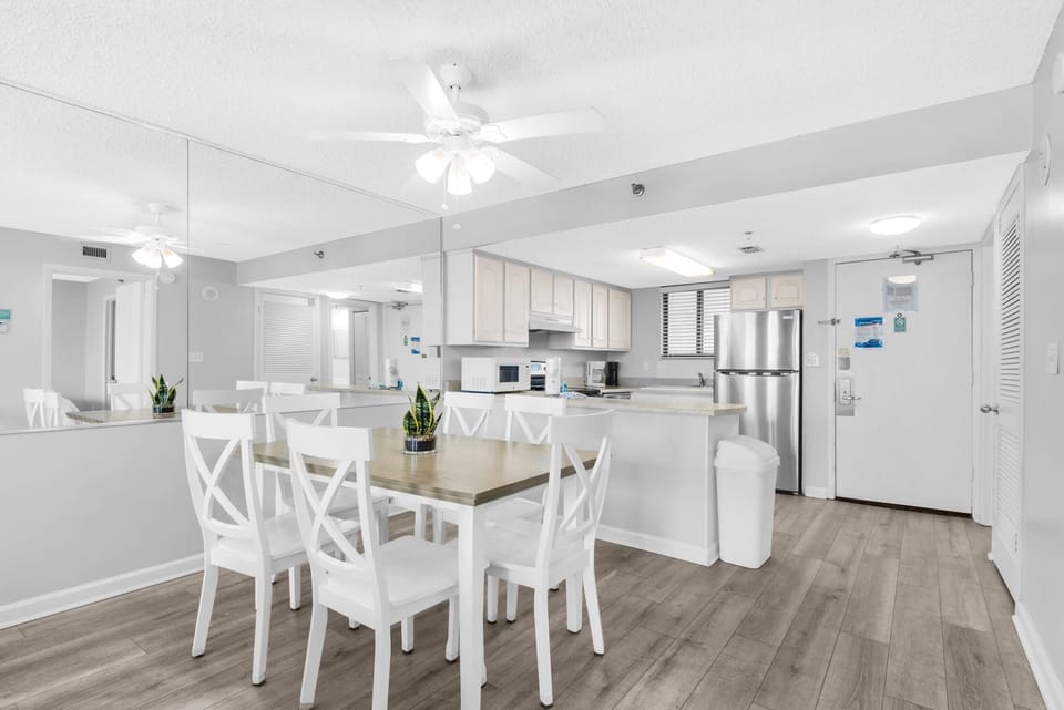 Condo, Multiple Beds (SunDestin 1415) | Dining