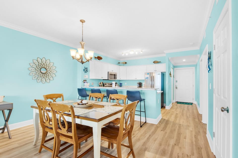 Condo, Multiple Beds (Ocean Villa 1605) | Dining