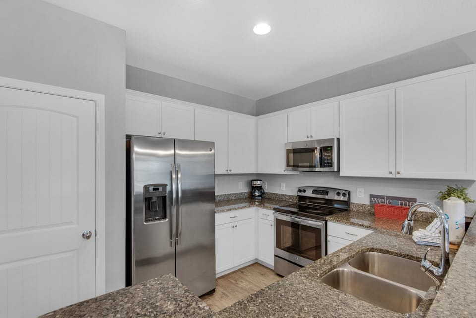 House, Multiple Beds (Crystal Playa) | Private kitchen | Oven, toaster