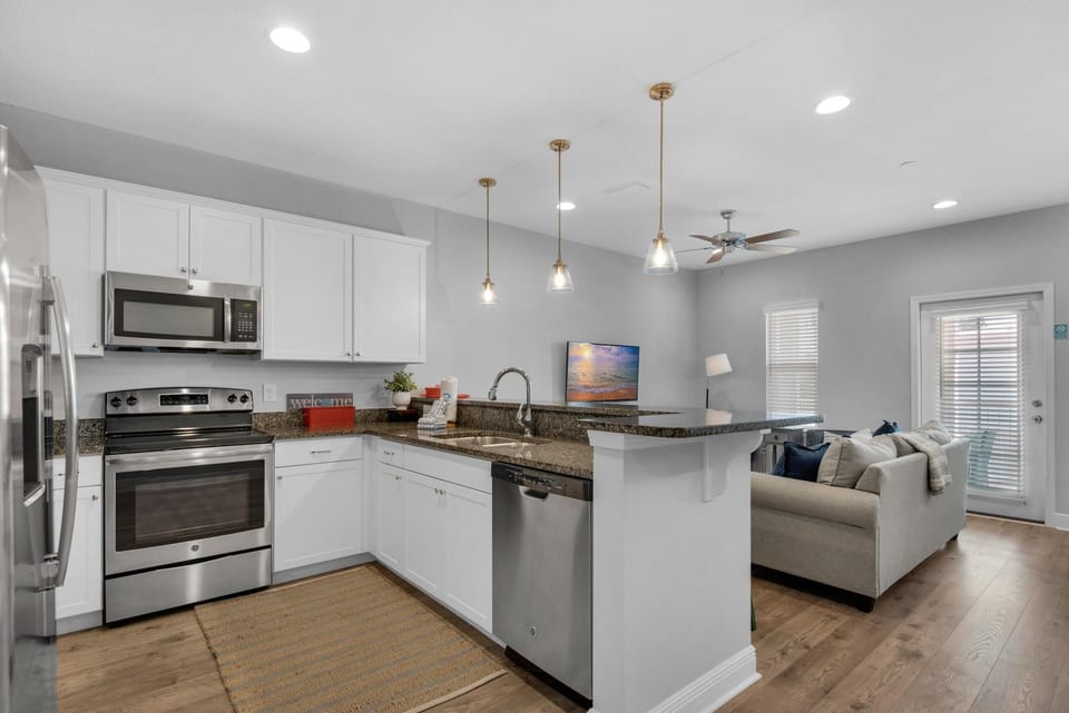 House, Multiple Beds (Crystal Playa) | Private kitchen | Oven, toaster
