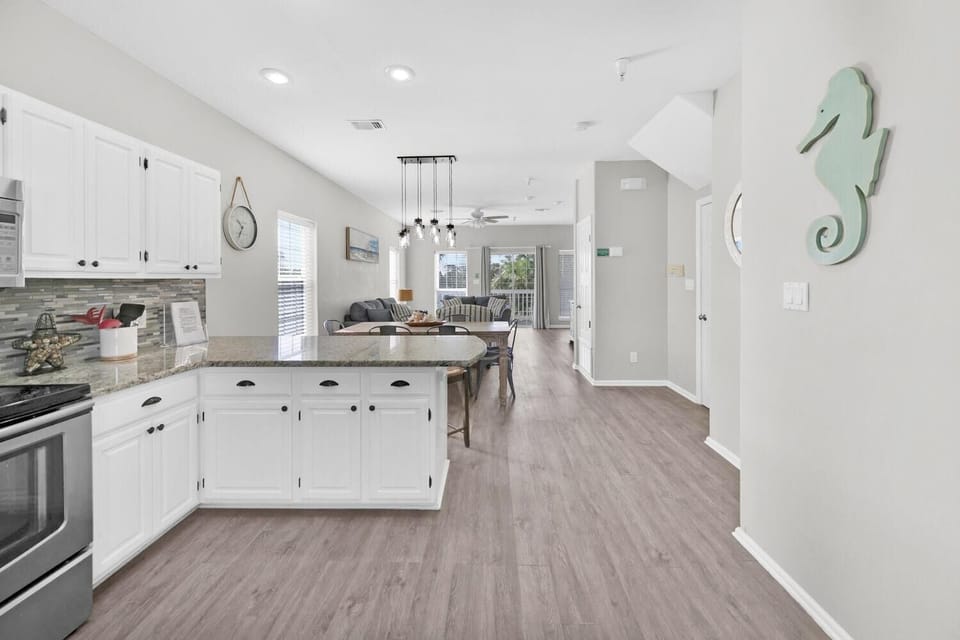 House, Multiple Beds (Bluebonnet by the Beach) | Interior