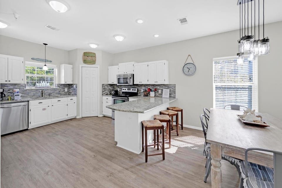 House, Multiple Beds (Bluebonnet by the Beach) | Private kitchen