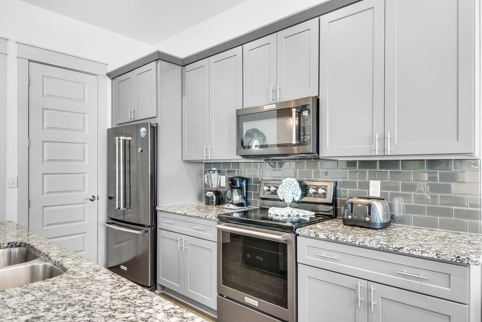 House, Multiple Beds (Washed Ashore) | Private kitchen | Oven, toaster