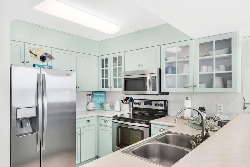 Condo, 1 King Bed with Sofa bed (Pelican Beach Resort 505) | Private kitchen
