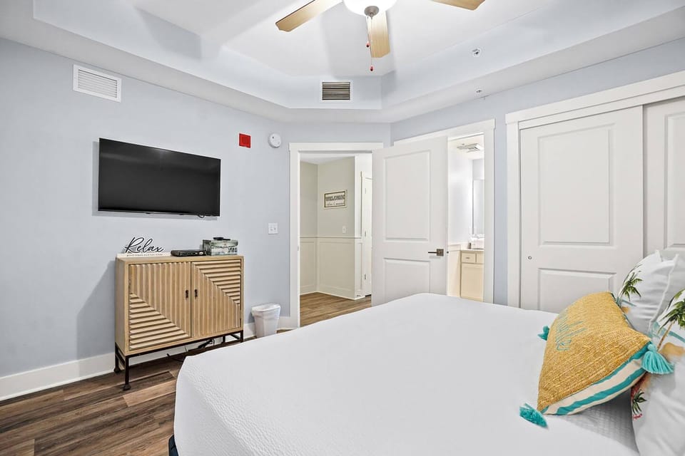 Condo, 1 King Bed with Sofa bed (Calypso 3-2210 - Love Nest) | 1 bedroom, WiFi