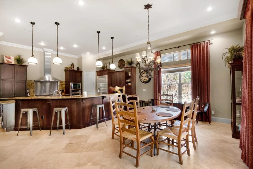 House, Multiple Beds (Sunny Days) | Dining