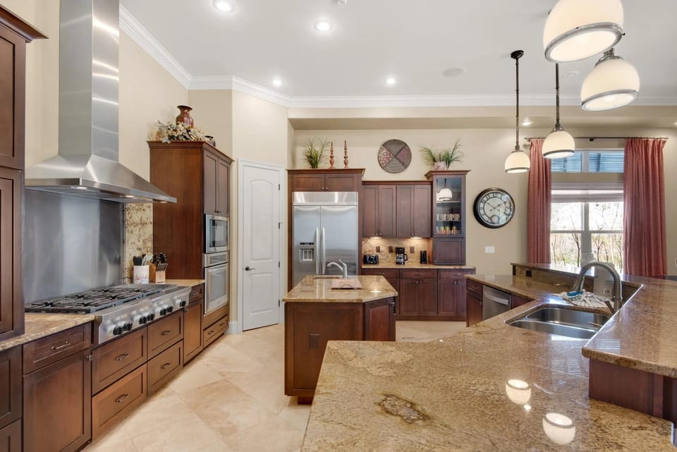 House, Multiple Beds (Sunny Days) | Private kitchen | Oven, toaster, cookware/dishes/utensils