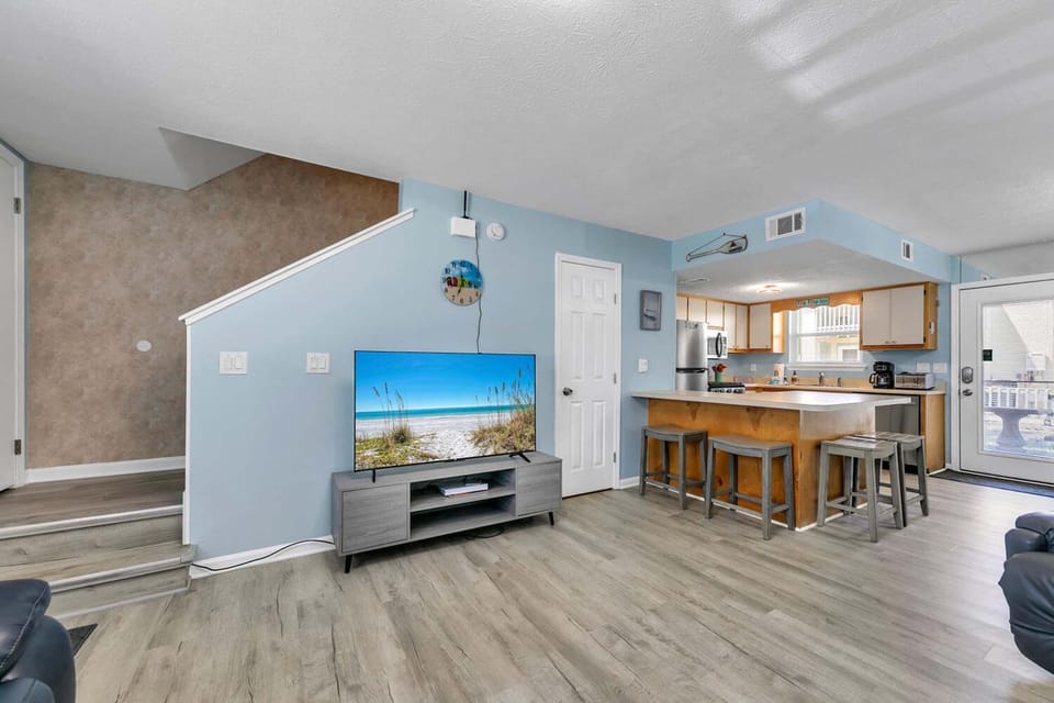 House, 2 Queen Beds (Gulf Highlands 108) | Private kitchen | Oven, toaster