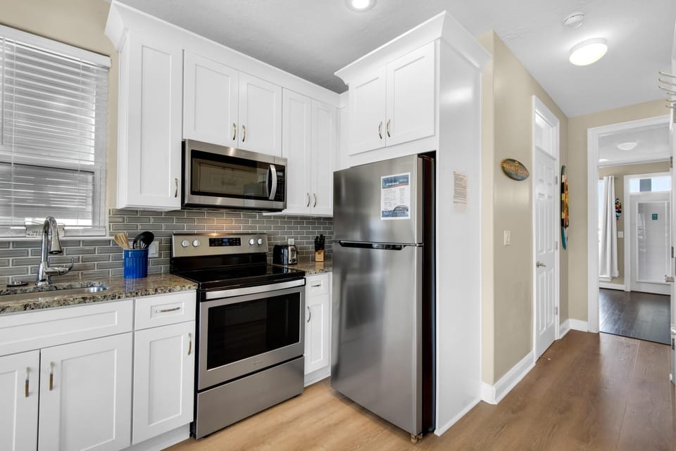 Condo, 1 King Bed with Sofa bed (Destiny Beach Villas #11B- Beach Oasi) | Private kitchen | Oven, toaster