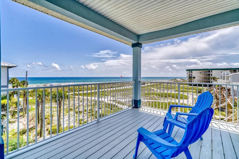 House, Multiple Beds (3 Generations Beach House) | Property grounds
