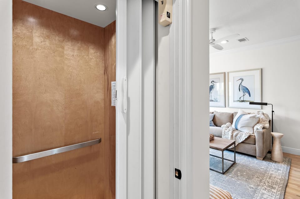 House, Multiple Beds (Legacy 502 - Abalone) | Interior