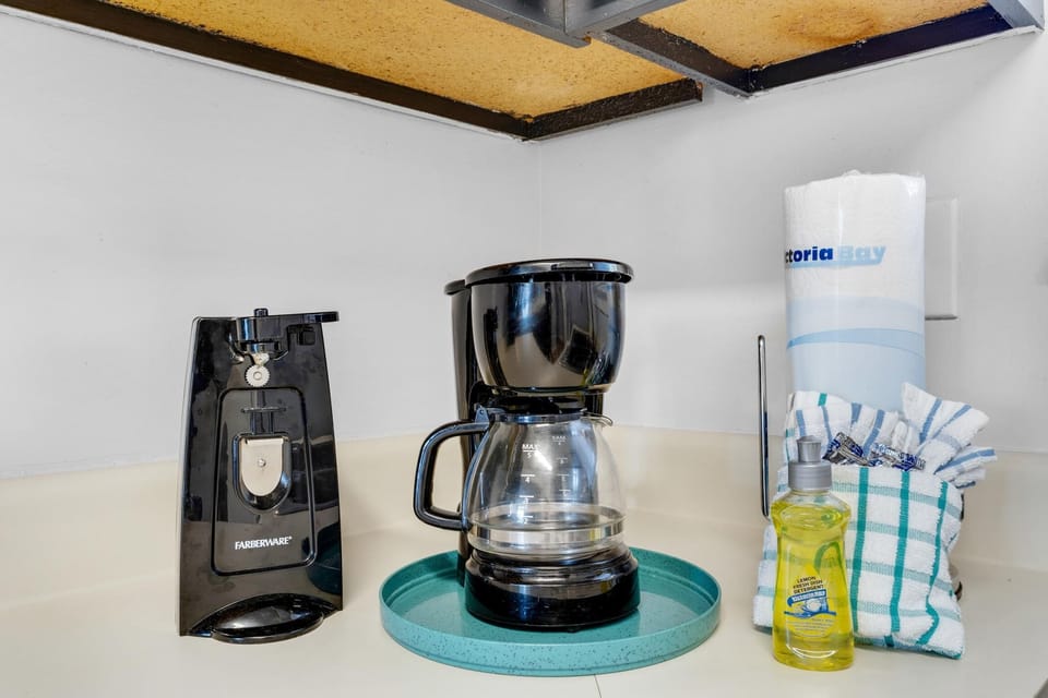 House, Multiple Beds (Portside I5) | Coffee and/or coffee maker