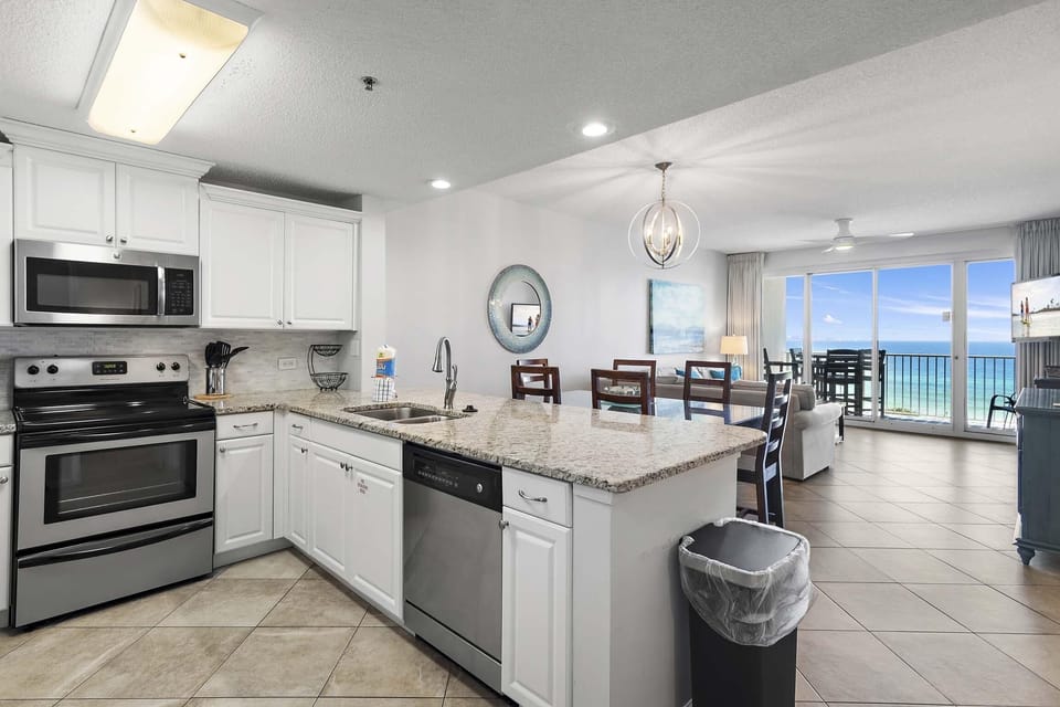 Condo, Multiple Beds (Leeward Key 505) | Private kitchen | Oven, toaster