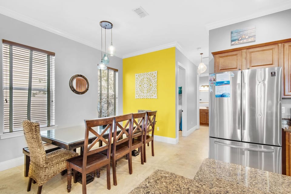 House, Multiple Beds (Here Comes the Sun) | Dining