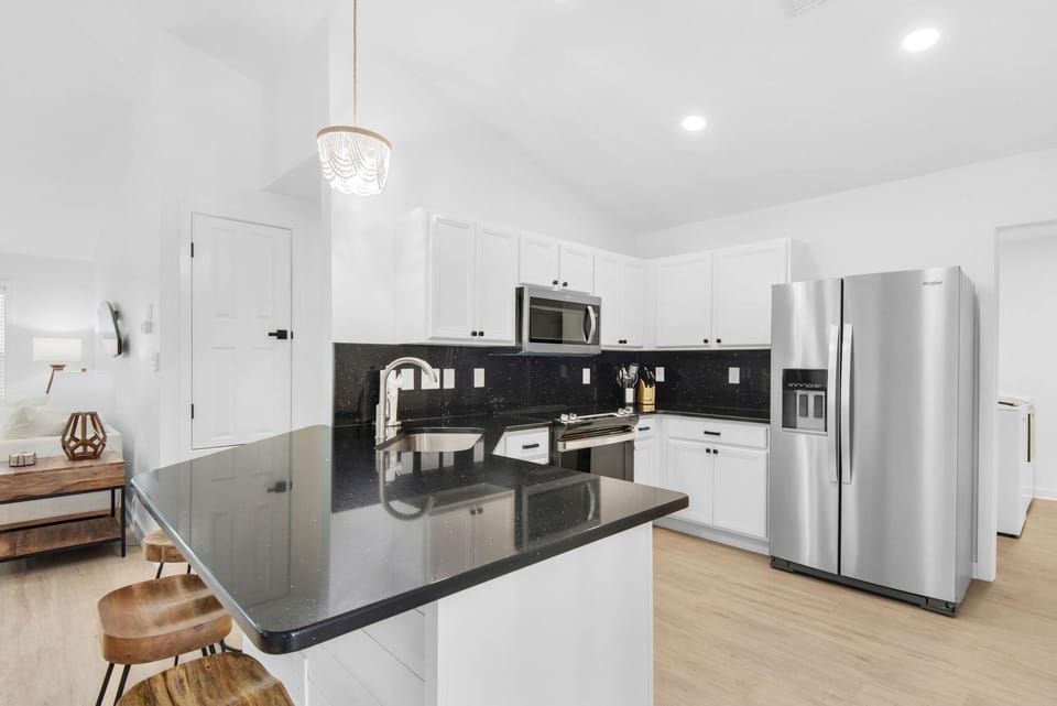 House, Multiple Beds (Destin4Relaxin) | Private kitchen | Oven, toaster
