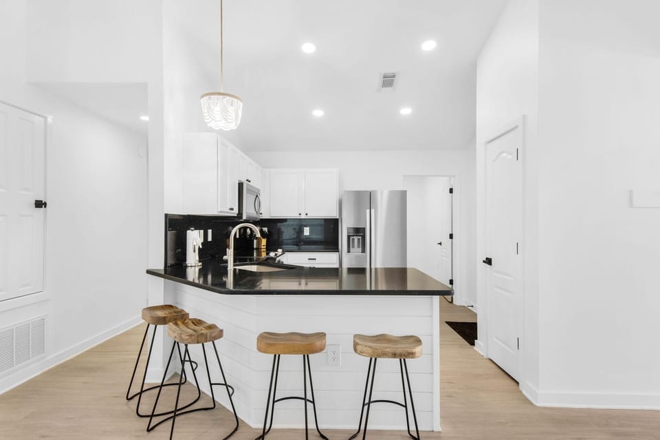 House, Multiple Beds (Destin4Relaxin) | Private kitchen | Oven, toaster