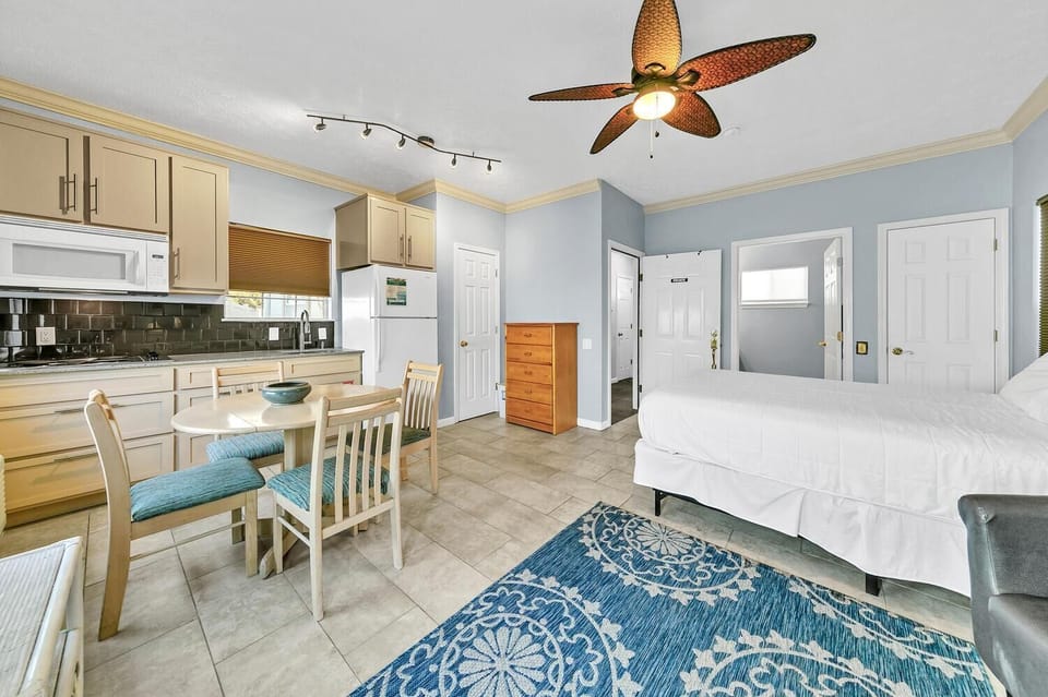 House, Multiple Beds (The Palms A6) | Interior
