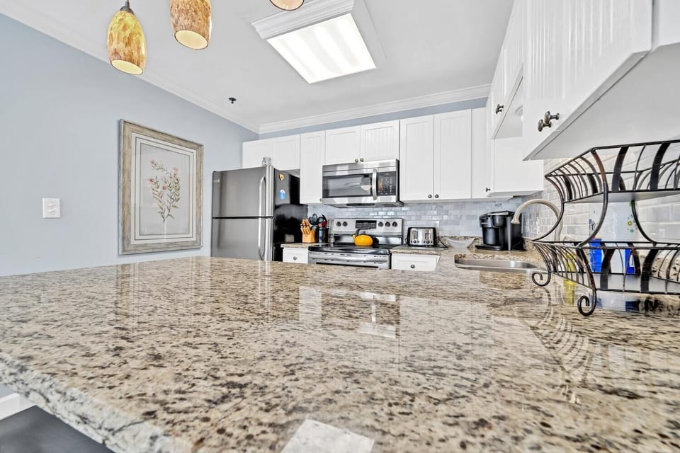 Condo, 1 Queen Bed with Sofa bed (Gulf Place Caribbean 311) | Private kitchen | Oven, toaster
