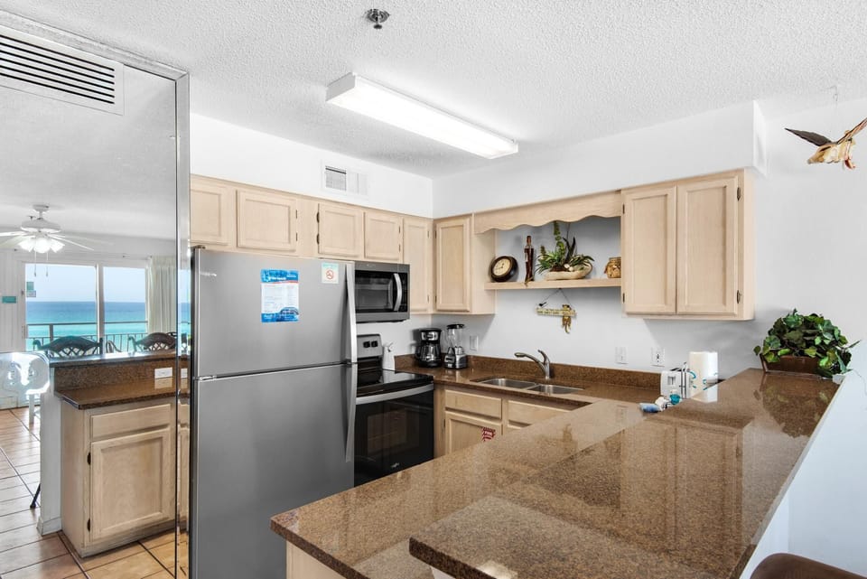 Condo, 1 King Bed with Sofa bed (Crystal Sands 206B) | Private kitchen