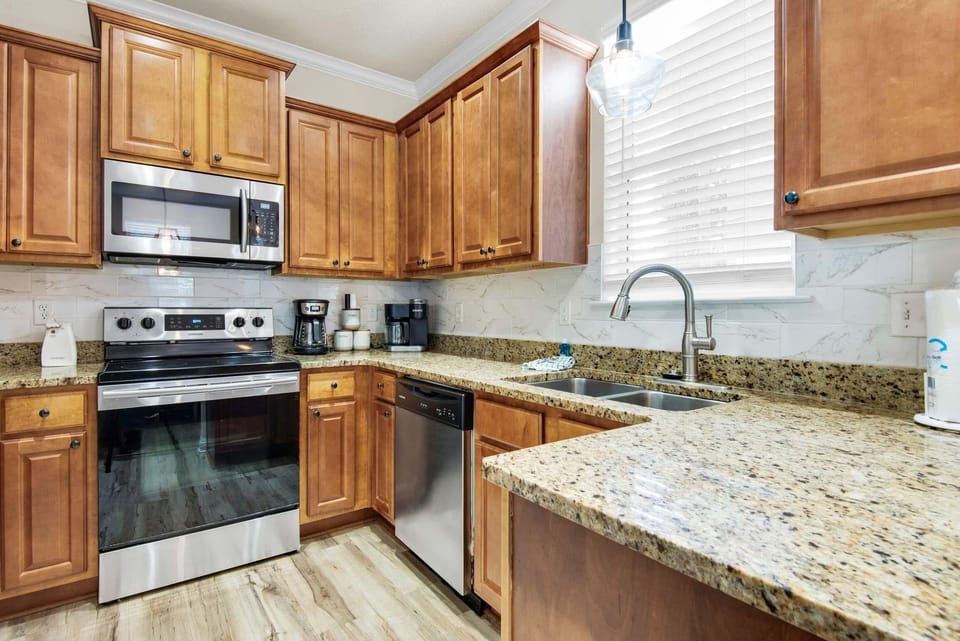House, Multiple Beds (Goin' Koastal) | Private kitchen | Oven, toaster