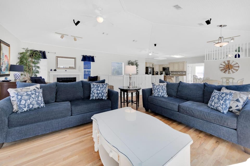 House, Multiple Beds (Endless Paradise) | Living area | TV