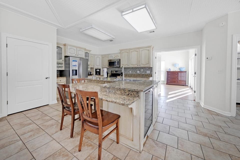House, Multiple Beds (Endless Paradise) | Private kitchen | Oven, toaster