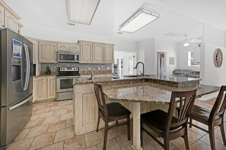 House, Multiple Beds (Endless Paradise) | Private kitchen | Oven, toaster