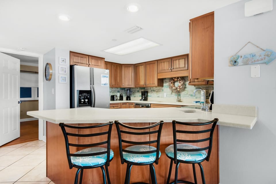 Condo, Multiple Beds (Nautilus 1102) | Private kitchen | Oven, toaster