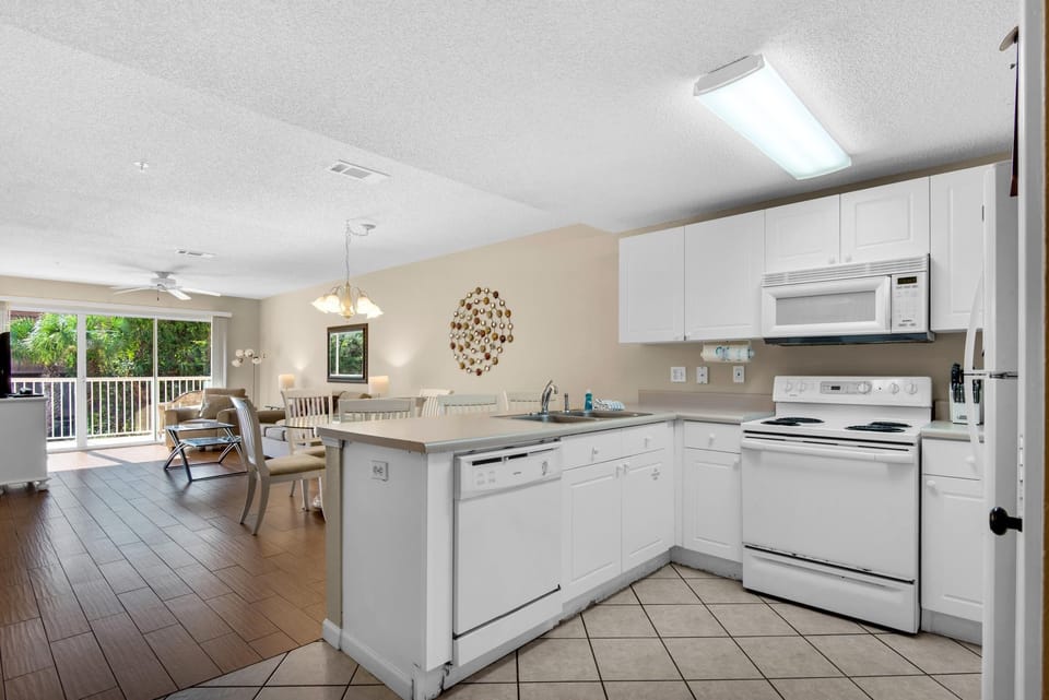 Condo, 1 Queen Bed with Sofa bed (Ciboney 2012) | Private kitchen | Oven, toaster