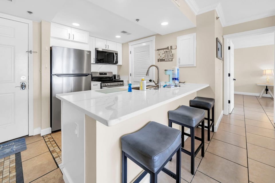 Condo, Multiple Beds (Long Beach Resort 1-105) | Private kitchen | Oven, toaster