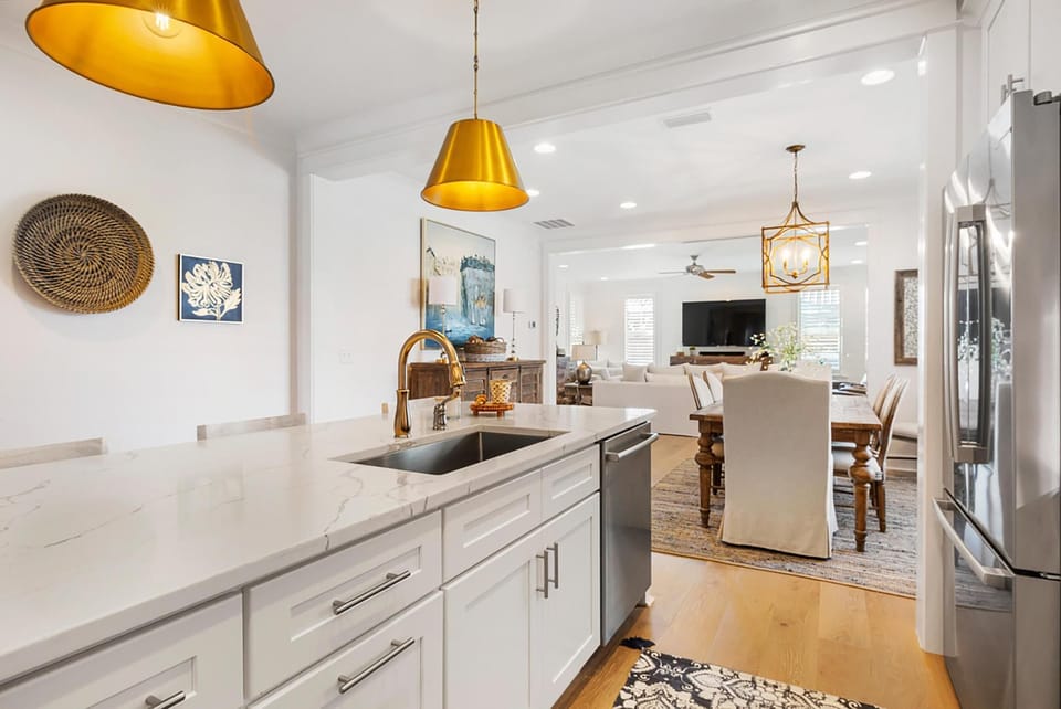 House, Multiple Beds (Once Upon a Tide) | Private kitchen | Oven, toaster