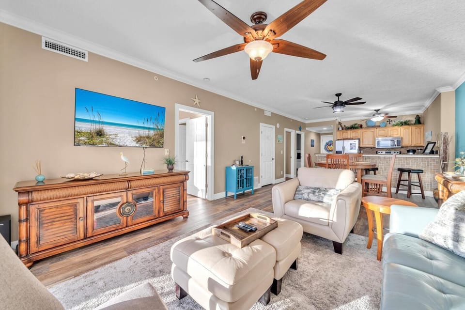 Condo, Multiple Beds (Ocean Reef 1704) | Living area | TV