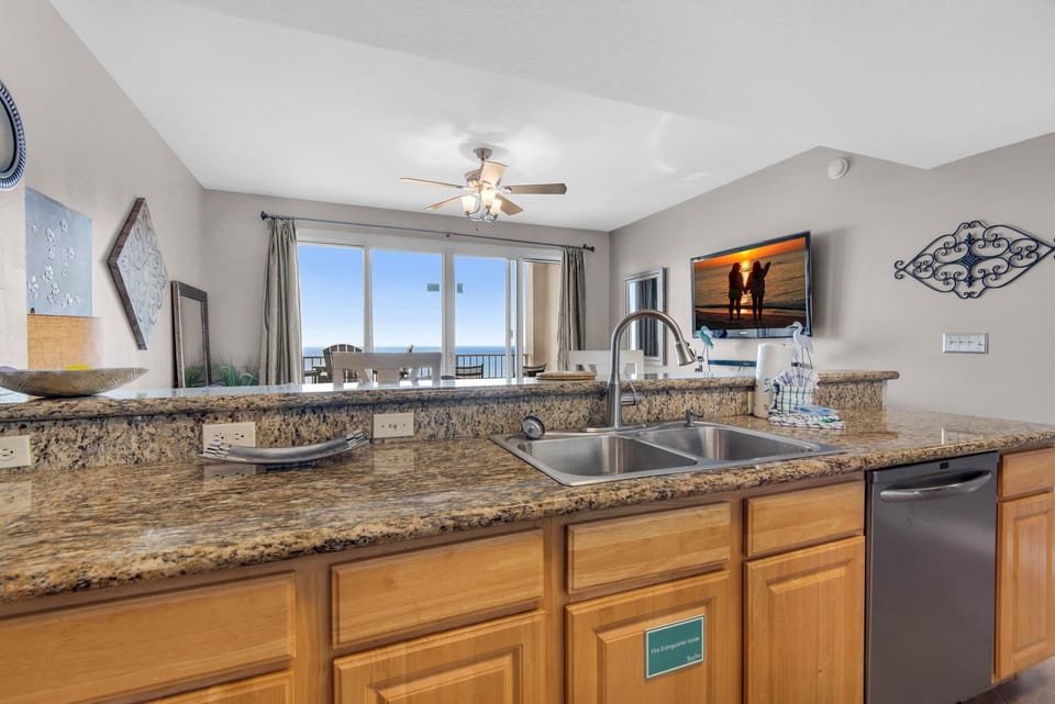 Condo, 1 King Bed with Sofa bed (Ariel Dunes I 1905) | Private kitchen | Oven, toaster