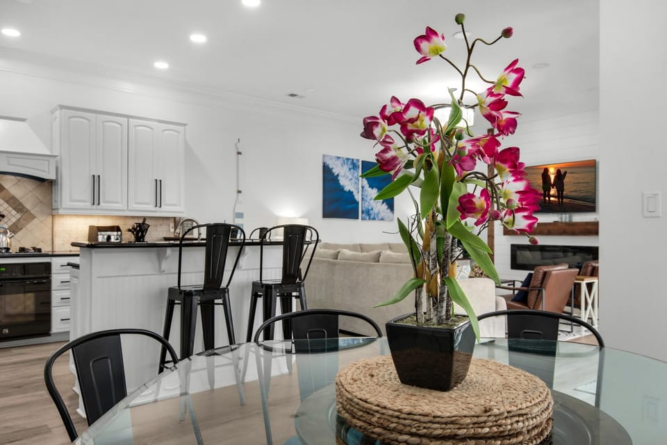 House, Multiple Beds (Catch of the Day) | Dining