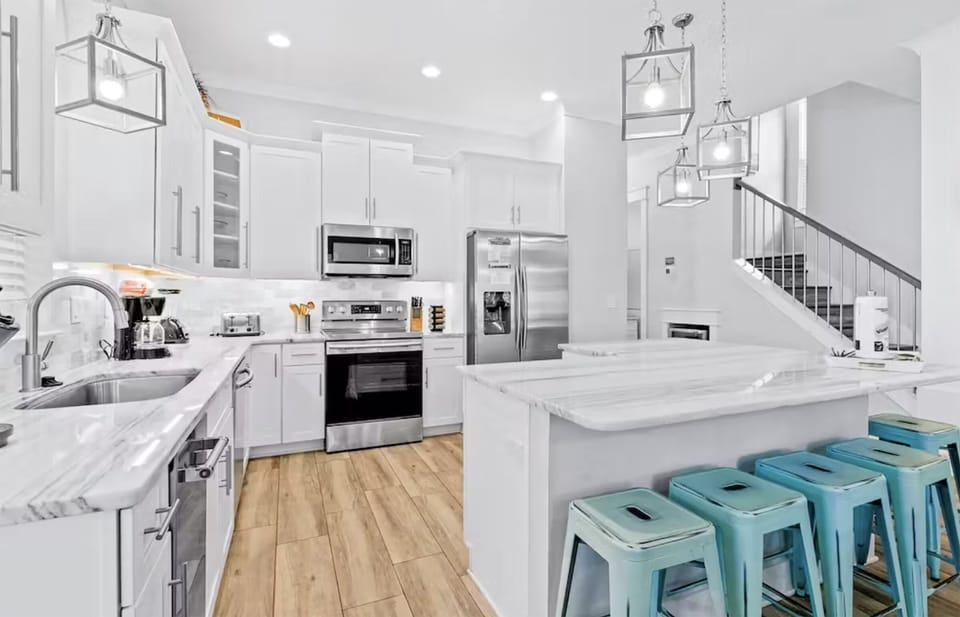 House, Multiple Beds (Sea Ya Sun) | Private kitchen | Oven, toaster