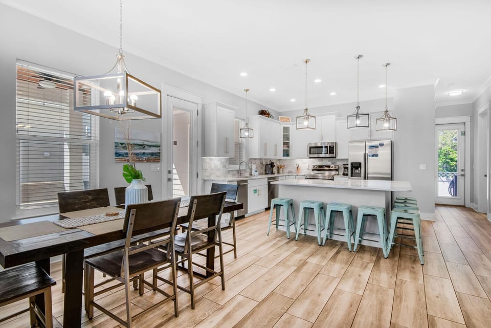 House, Multiple Beds (Sea Ya Sun) | Dining