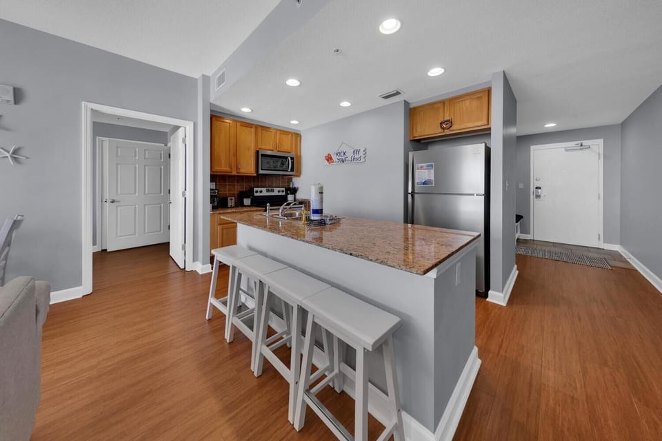 Condo, Multiple Beds (Sterling Reef 706) | Private kitchen | Oven, toaster