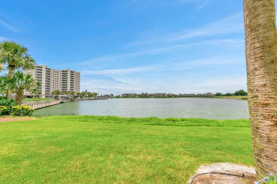 Condo, 1 King Bed with Sofa bed (Seascape Lakefront Villas 189- Don't ) | 1 bedroom, WiFi