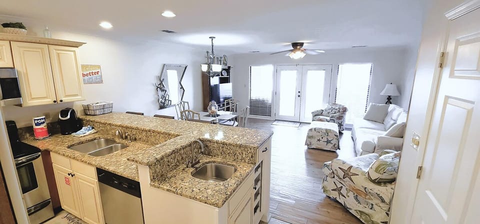 Condo, 1 King Bed with Sofa bed (Seascape Lakefront Villas 189- Don't ) | Private kitchen | Oven, toaster