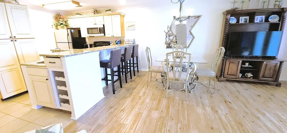 Condo, 1 King Bed with Sofa bed (Seascape Lakefront Villas 189- Don't ) | Private kitchen | Oven, toaster