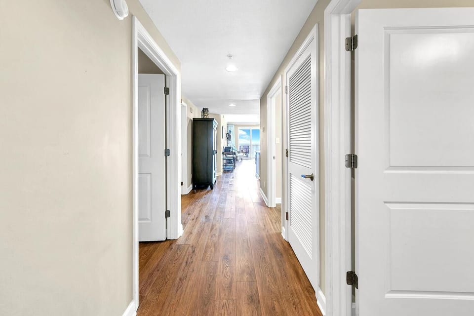 Condo, Multiple Beds (Grandview East 702) | Interior