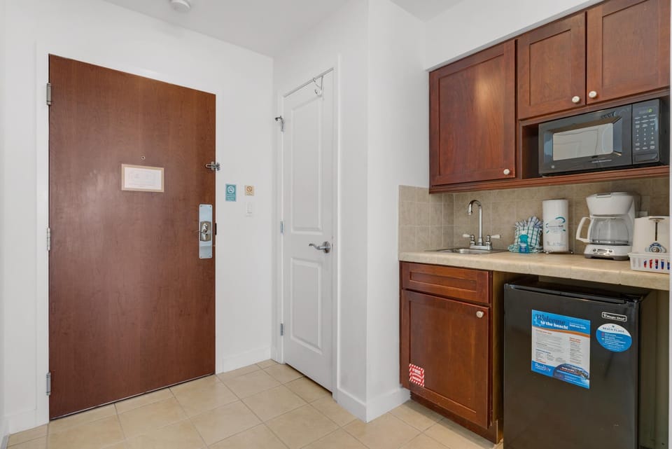 Condo, 2 Double Beds (Luau I 7101) | Interior