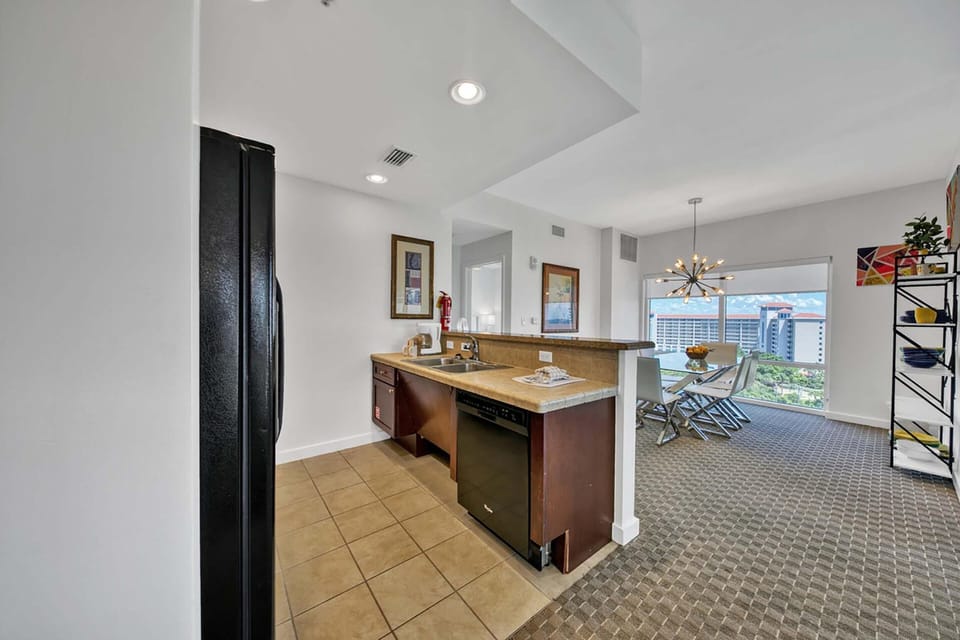 Condo, 1 King Bed (Luau I 7103) | Interior
