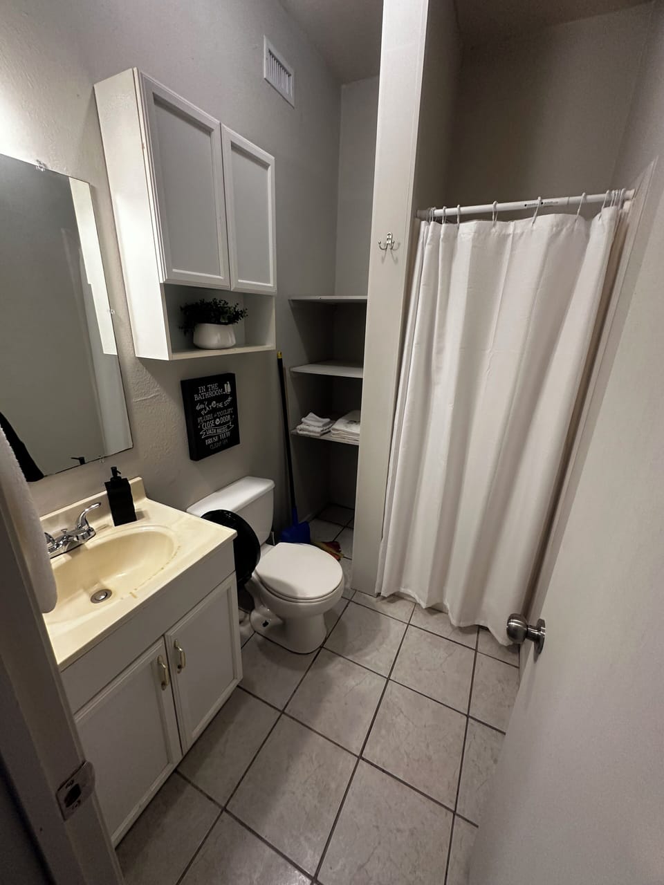 Full bathroom
