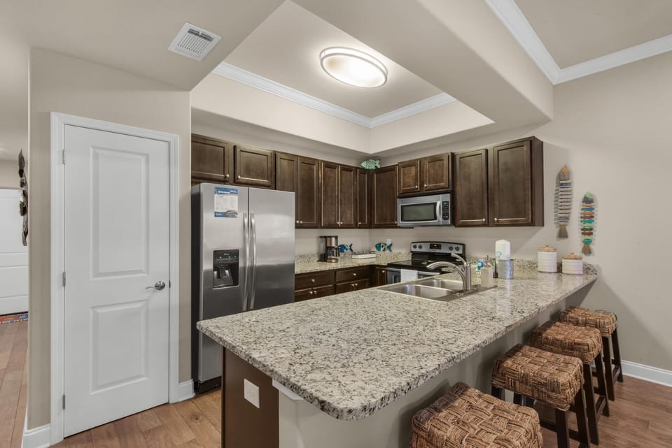 Condo, Multiple Beds (Alerio A101) | Private kitchen | Oven, toaster