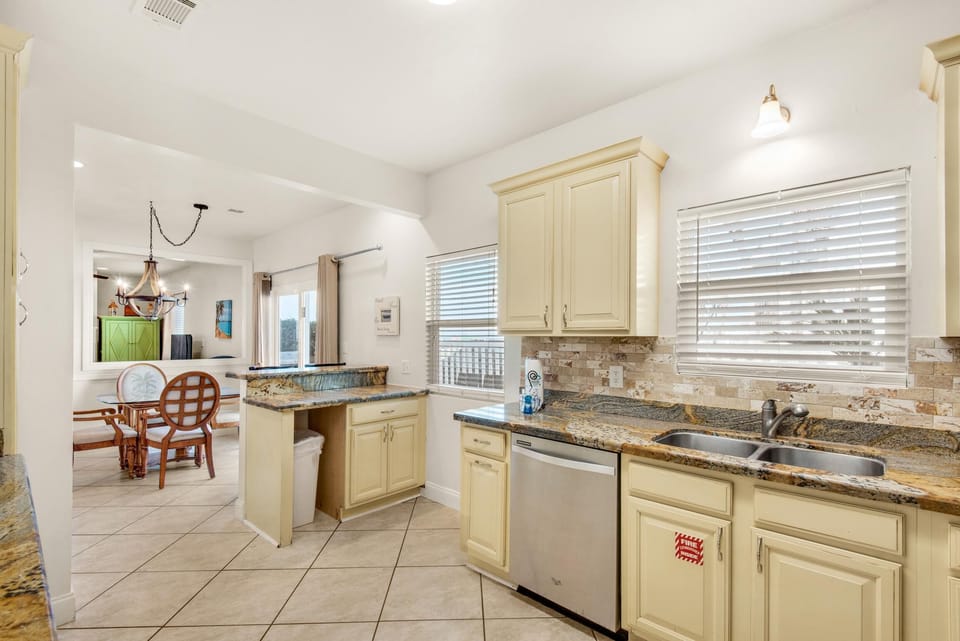 House, Multiple Beds (Martinique at Port-of-Call) | Private kitchen | Oven, toaster